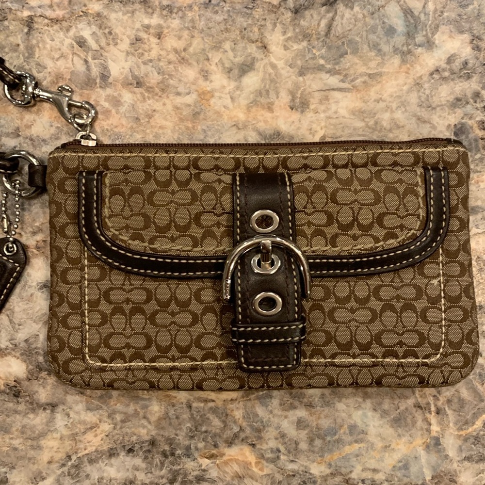 Coach Wristlet in brown